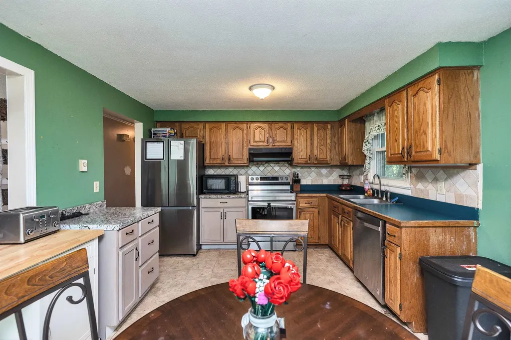 34 Caye Lane Manchester NH 03103