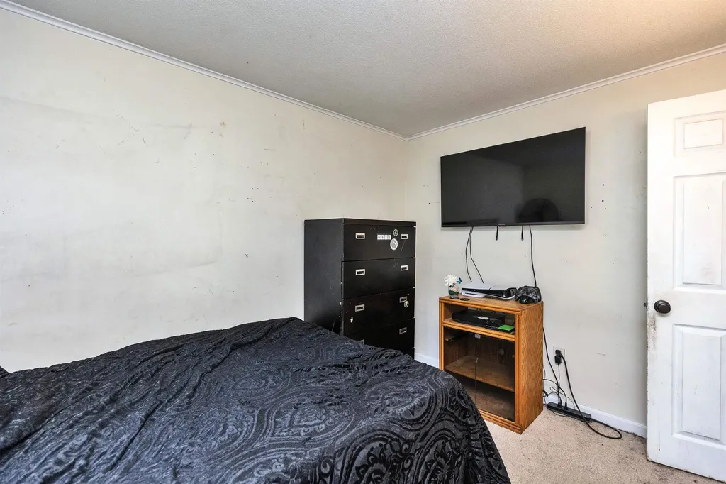 34 Caye Lane Manchester NH 03103