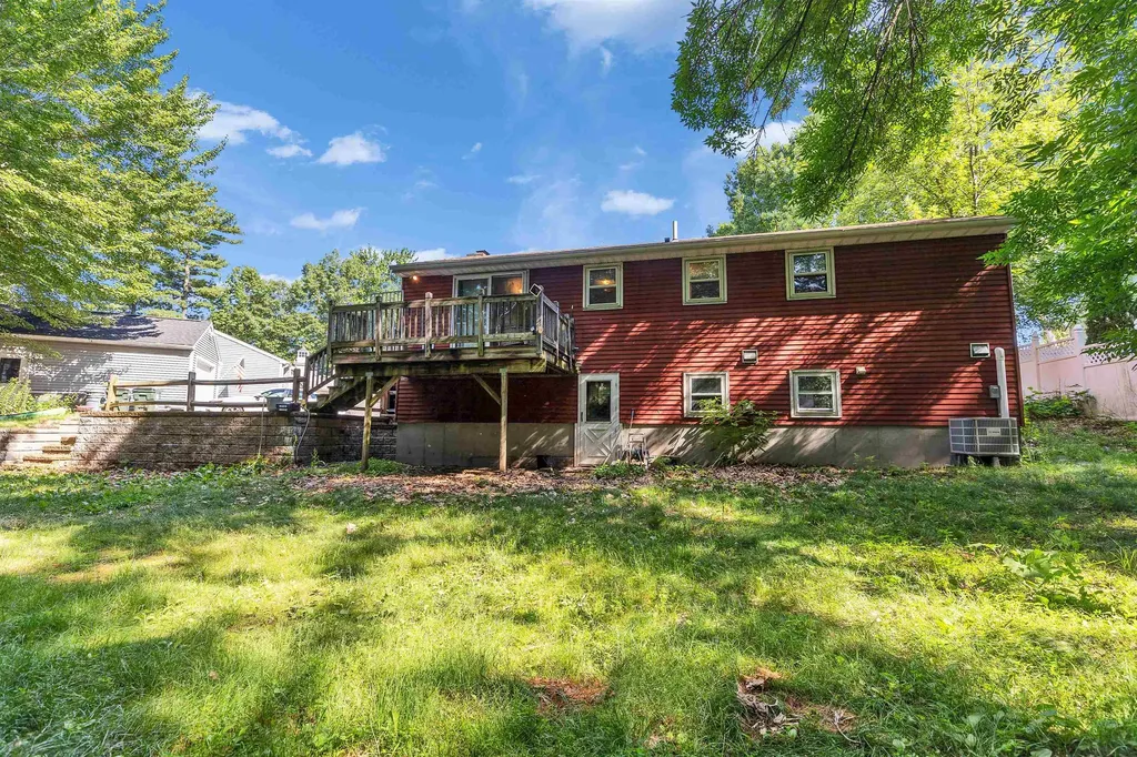 34 Caye Lane Manchester NH 03103