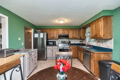 34 Caye Lane Manchester NH 03103