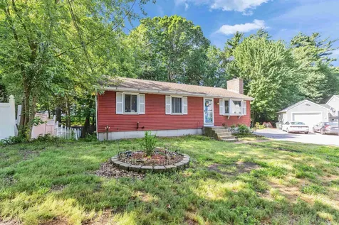 34 Caye Lane Manchester NH 03103