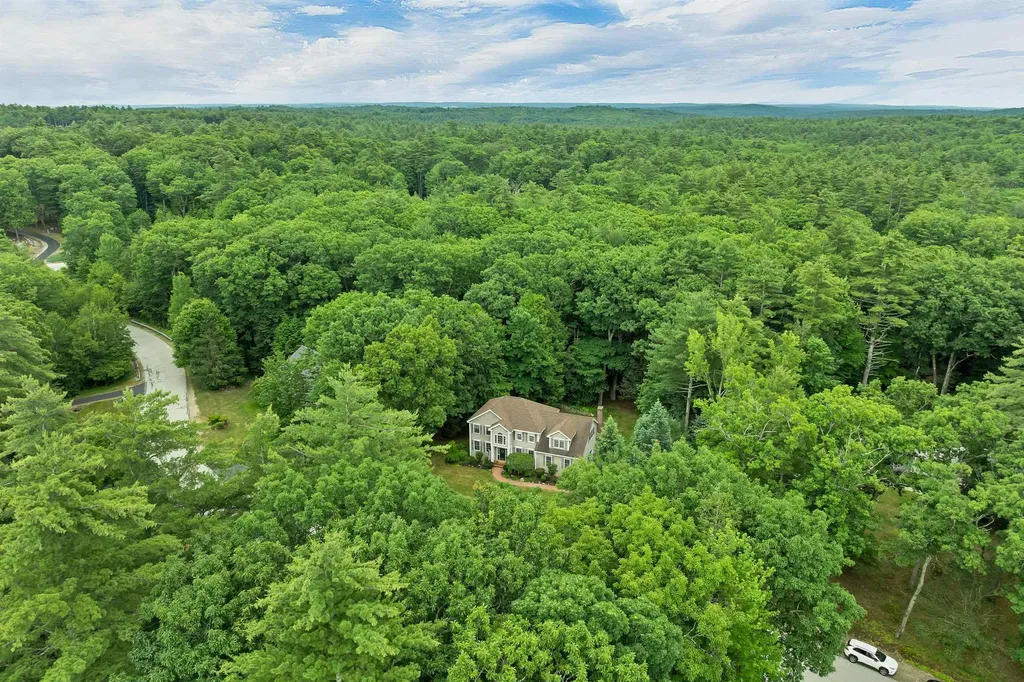 55 Dunlap Drive Bedford NH 03110
