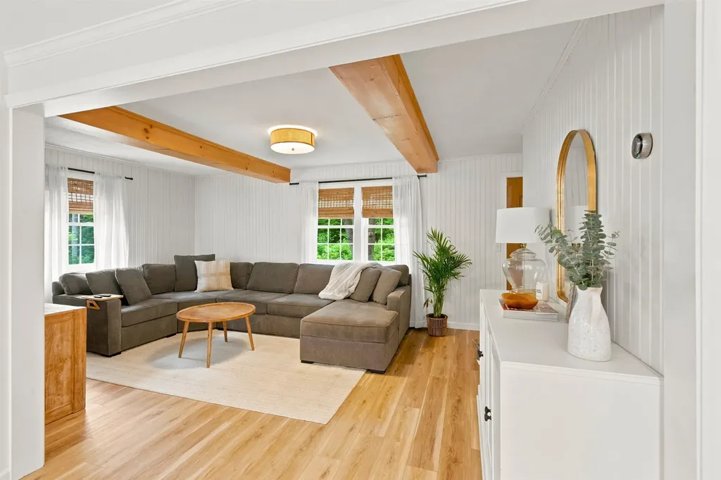 148 E Holderness Road Holderness NH 03245