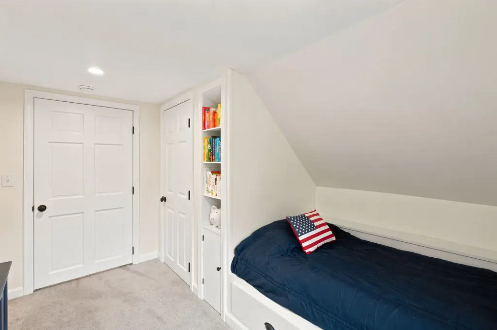 148 E Holderness Road Holderness NH 03245