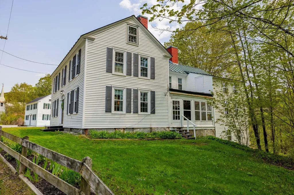 474 Vt Route 25 Topsham VT 05086