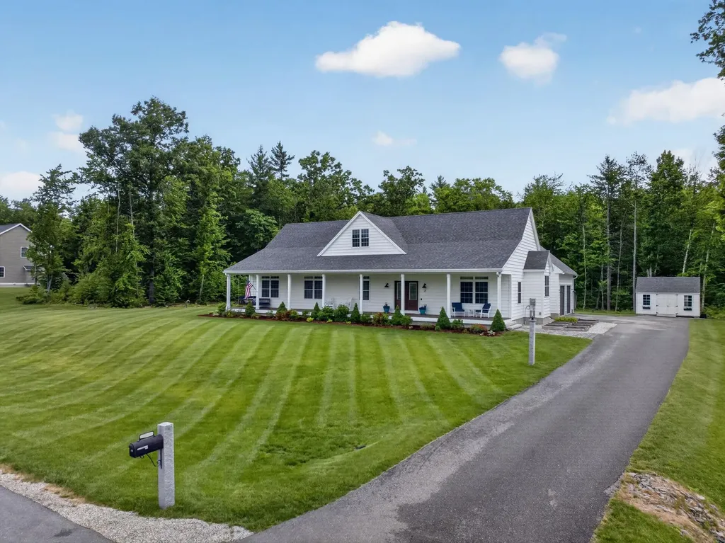 21 Walnut Hill Drive Hooksett NH 03106