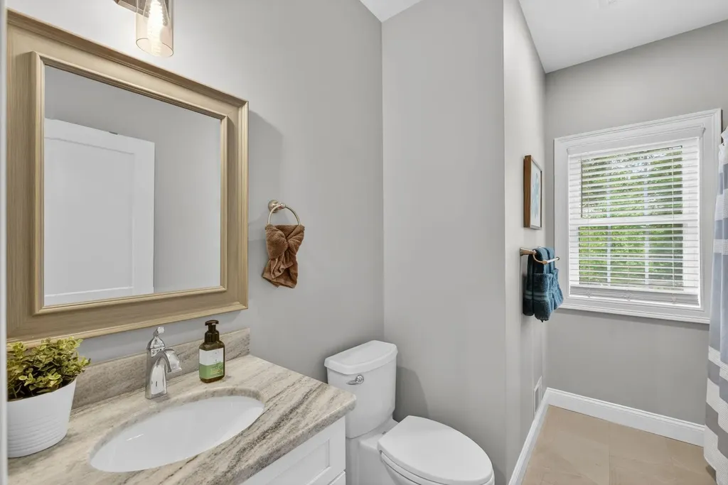 21 Walnut Hill Drive Hooksett NH 03106