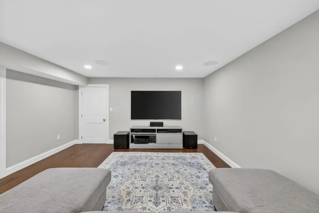 21 Walnut Hill Drive Hooksett NH 03106