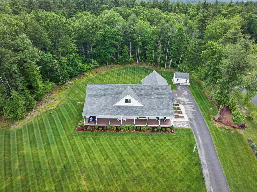 21 Walnut Hill Drive Hooksett NH 03106