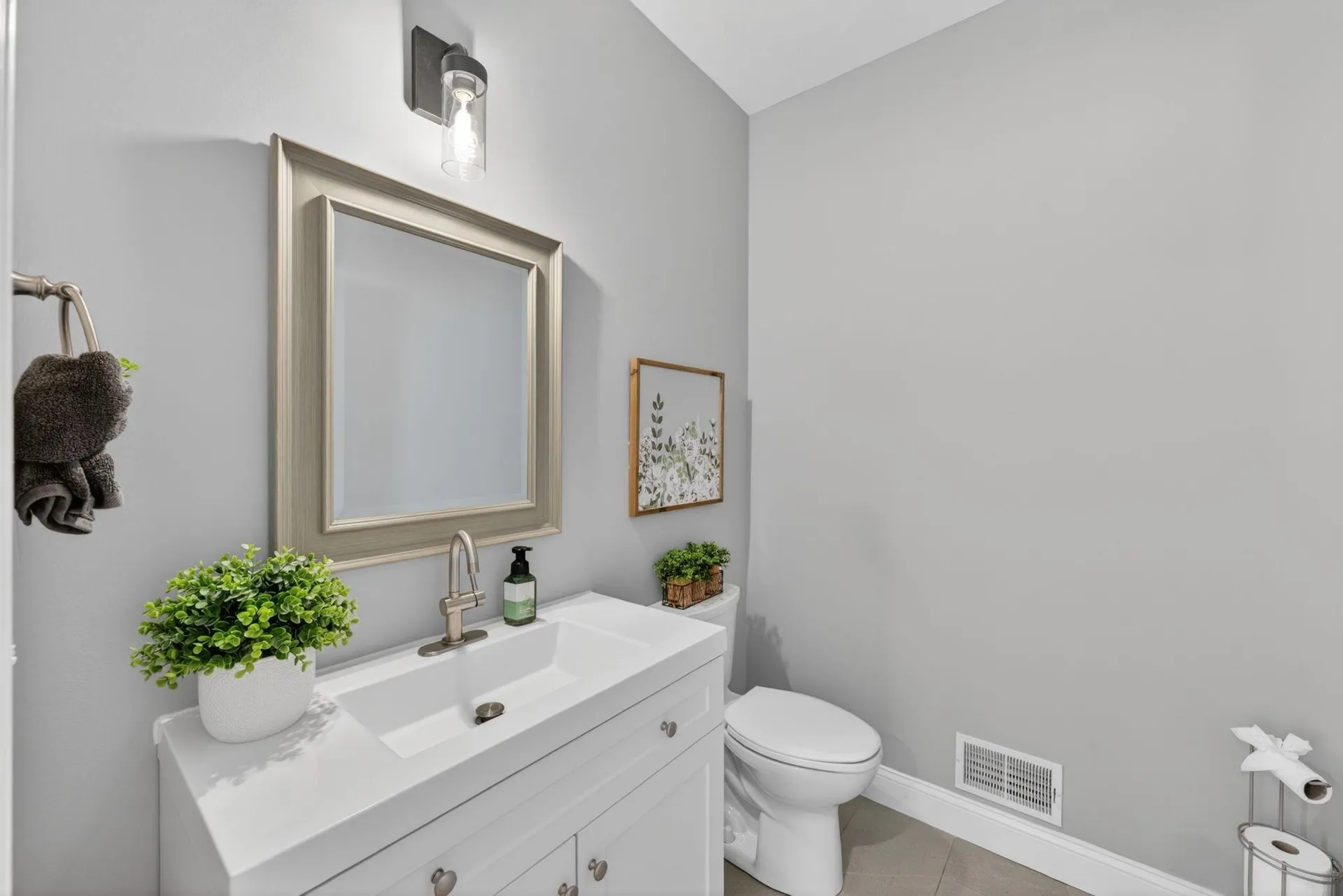 21 Walnut Hill Drive Hooksett NH 03106