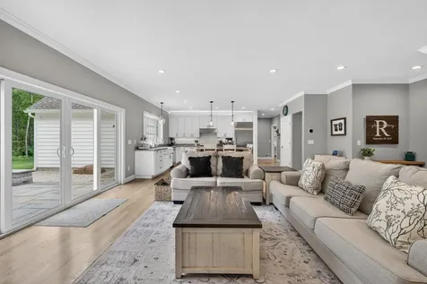 21 Walnut Hill Drive Hooksett NH 03106