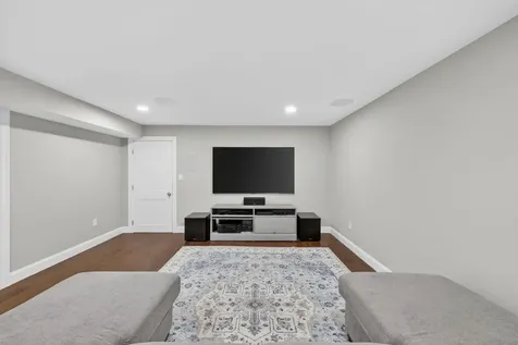 21 Walnut Hill Drive Hooksett NH 03106