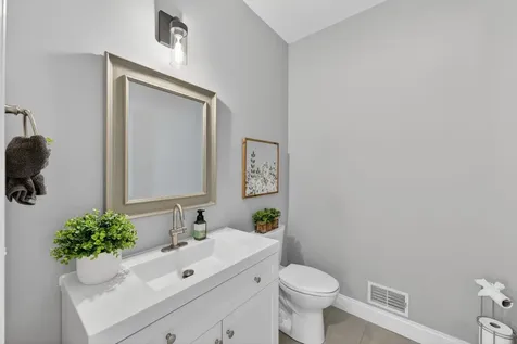 21 Walnut Hill Drive Hooksett NH 03106
