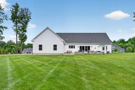 21 Walnut Hill Drive Hooksett NH 03106