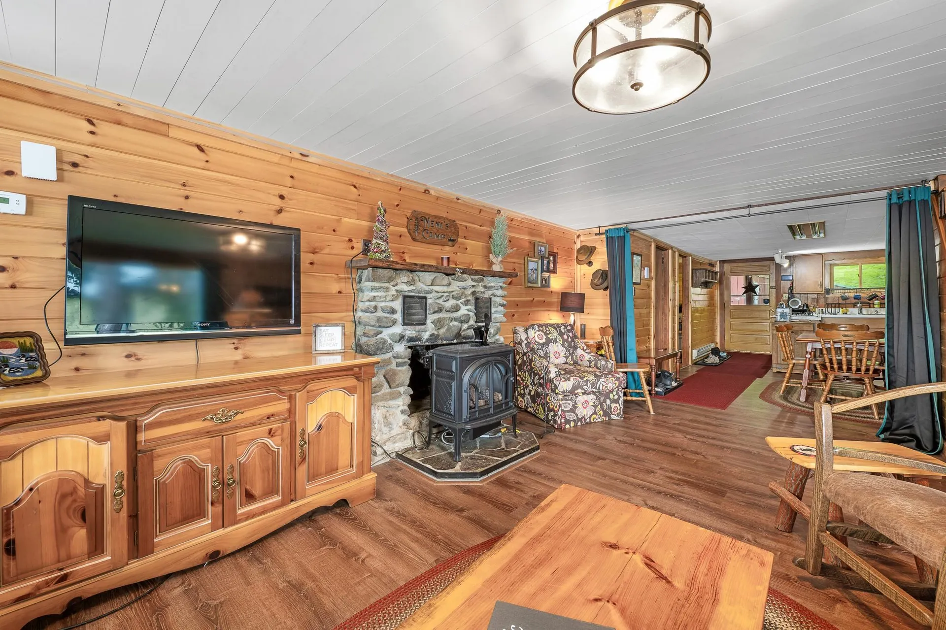 1437 Diamond Pond Road Stewartstown NH 03576