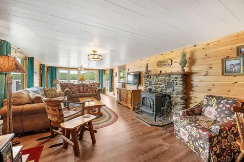 1437 Diamond Pond Road Stewartstown NH 03576