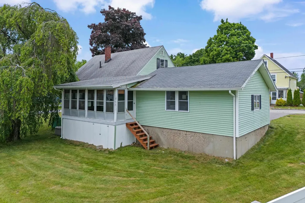 87 Broadway Avenue Manchester NH 03104