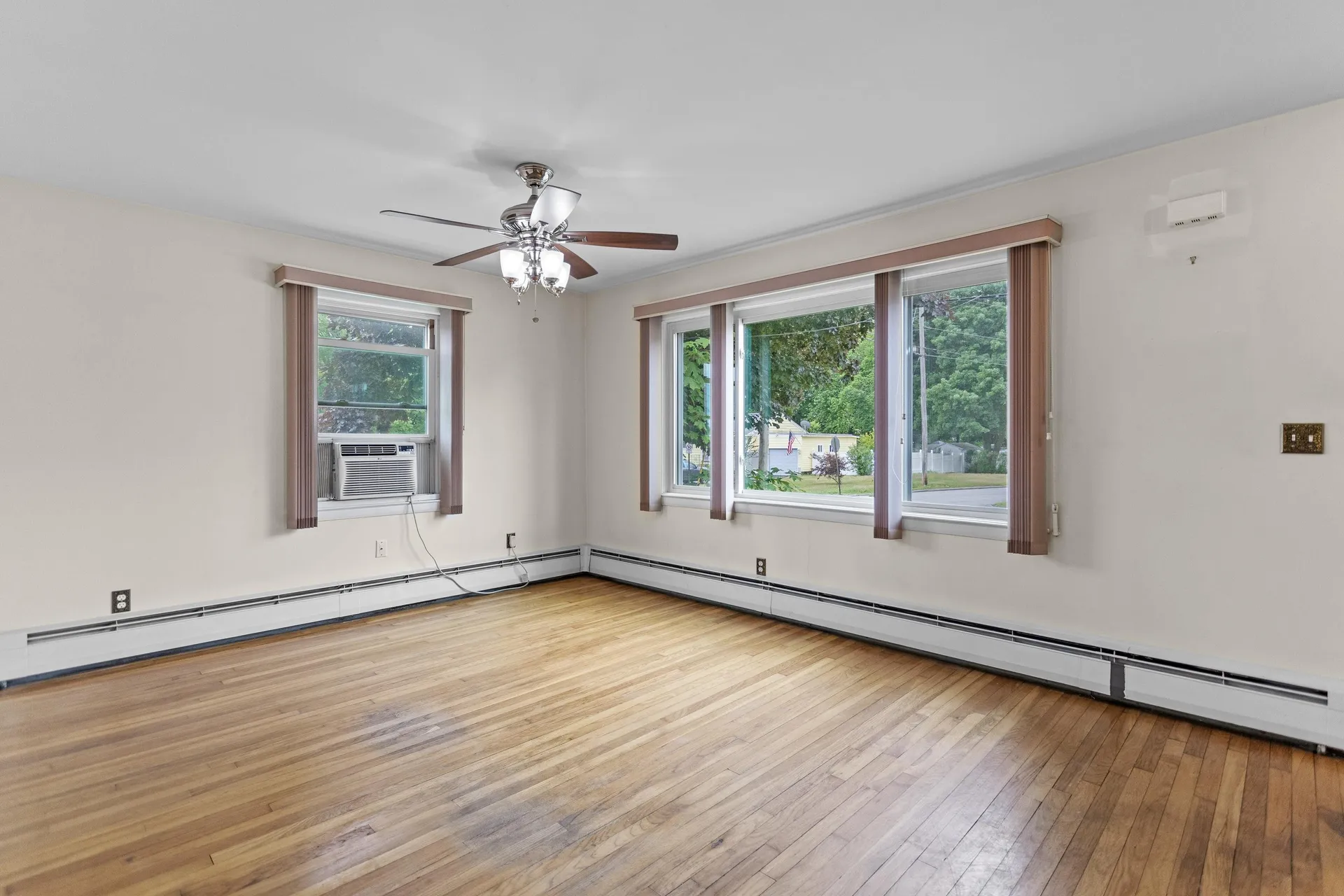 87 Broadway Avenue Manchester NH 03104