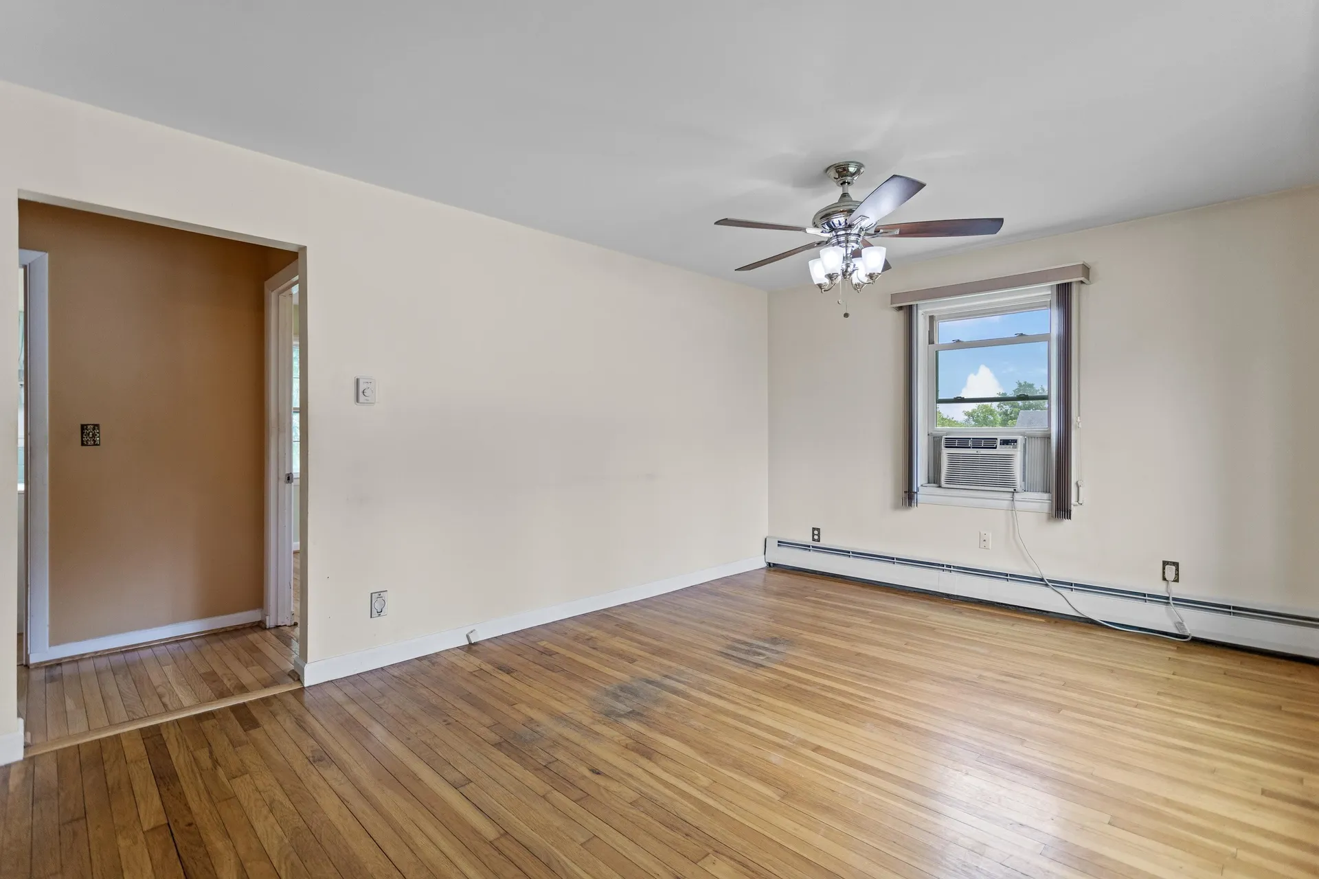 87 Broadway Avenue Manchester NH 03104