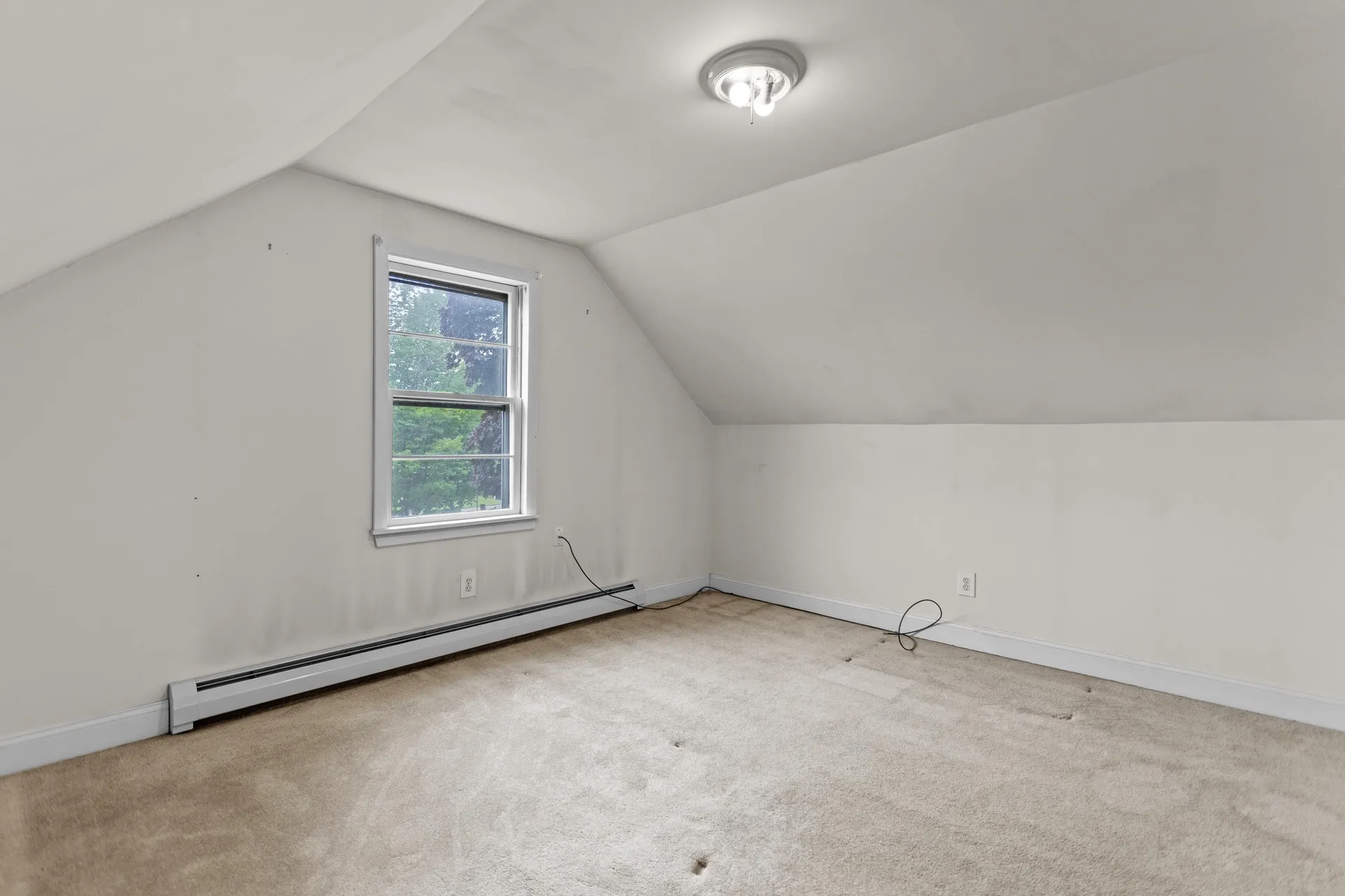 87 Broadway Avenue Manchester NH 03104