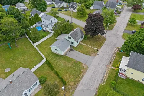 87 Broadway Avenue Manchester NH 03104