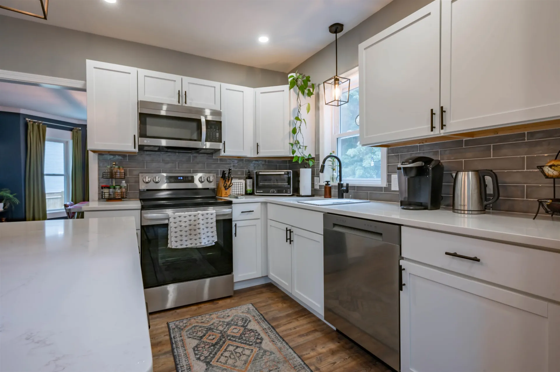 24 Fairview Avenue Derry NH 03038