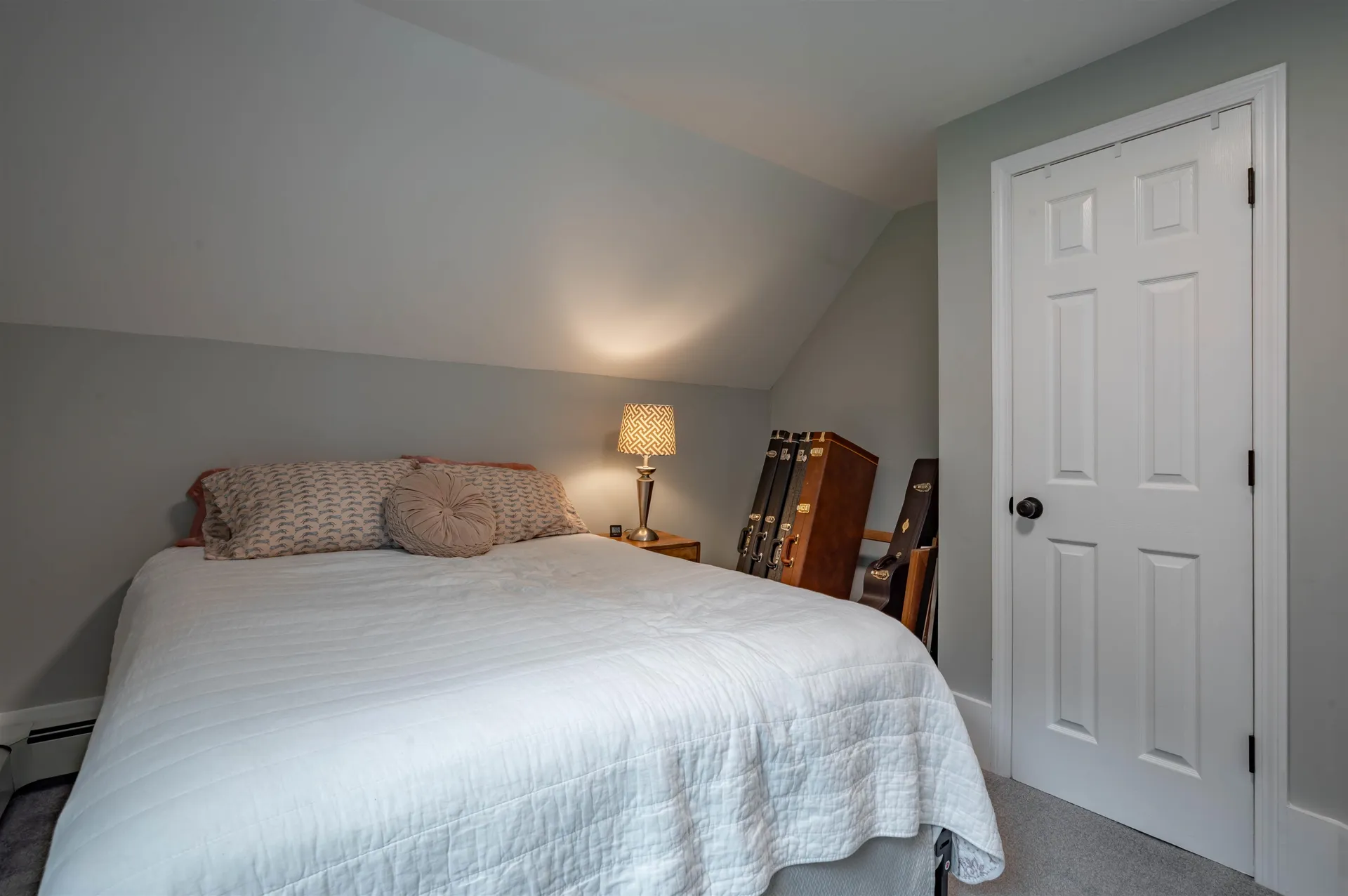 24 Fairview Avenue Derry NH 03038