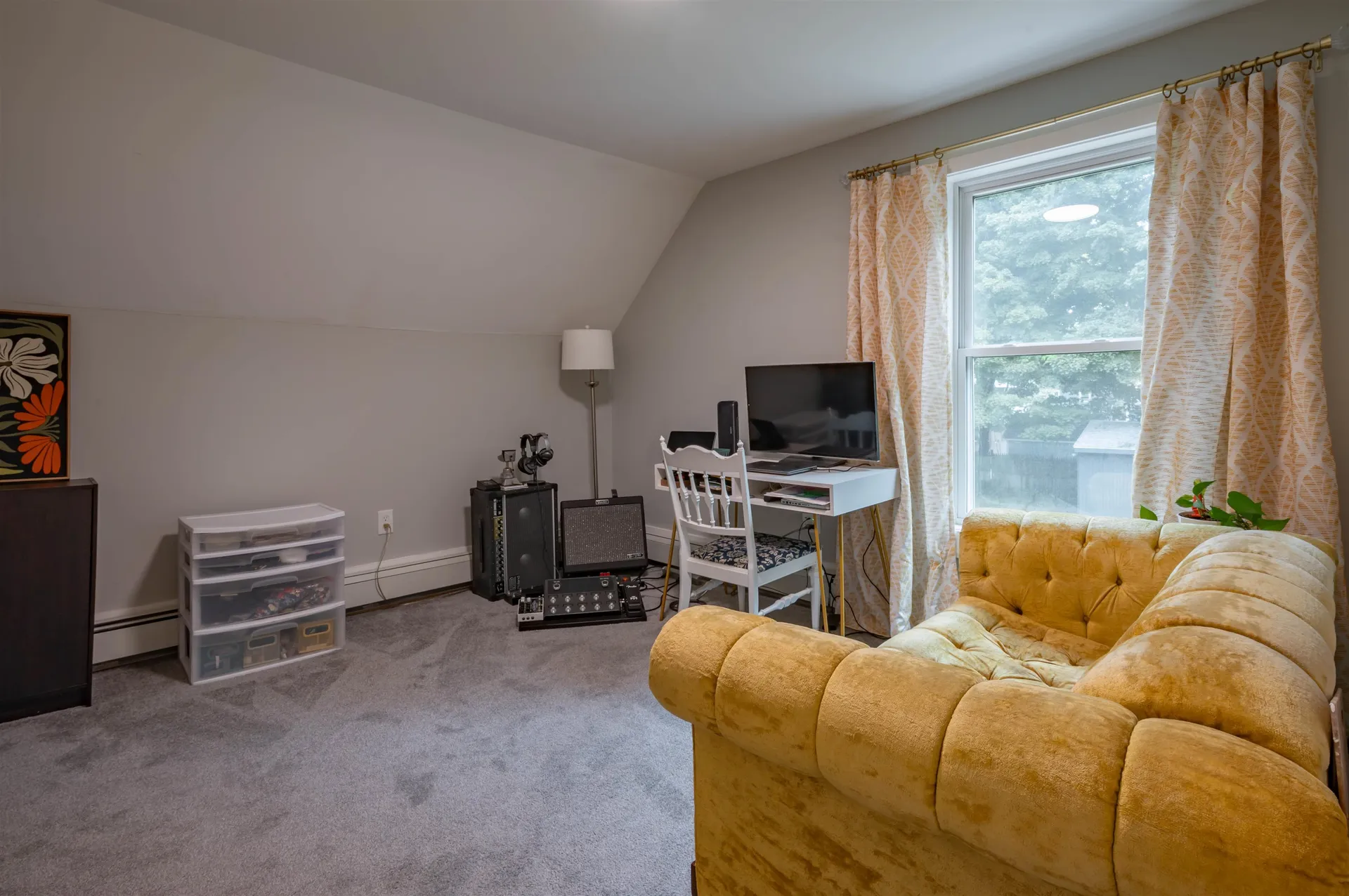 24 Fairview Avenue Derry NH 03038