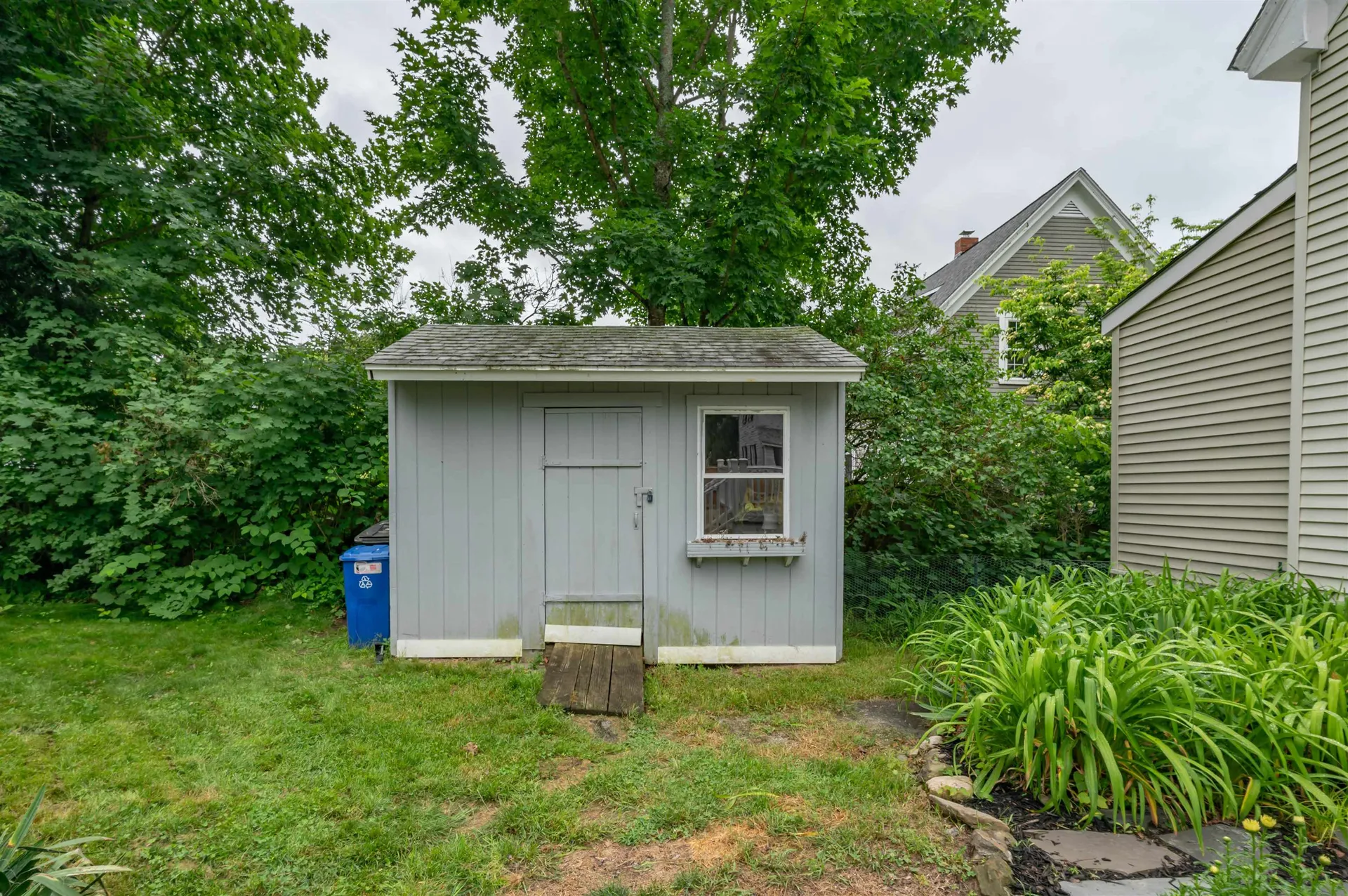 24 Fairview Avenue Derry NH 03038