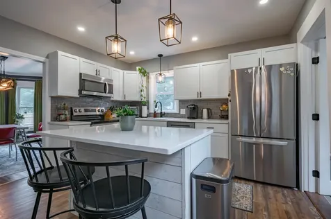 24 Fairview Avenue Derry NH 03038
