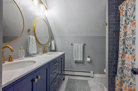 24 Fairview Avenue Derry NH 03038