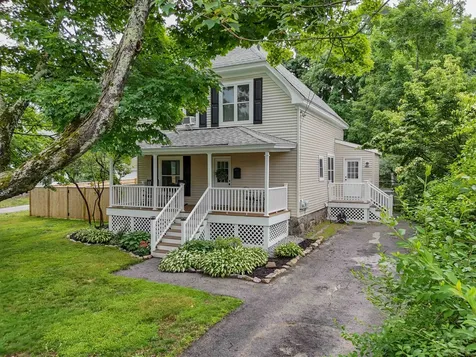 24 Fairview Avenue Derry NH 03038