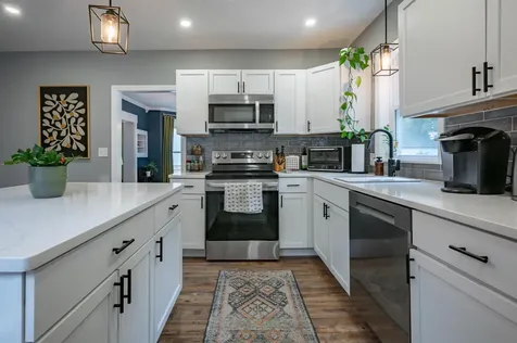 24 Fairview Avenue Derry NH 03038