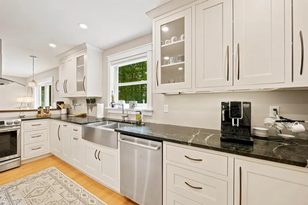 8 Freshet Road Madbury NH 03823