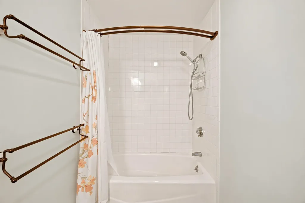 8 Freshet Road Madbury NH 03823