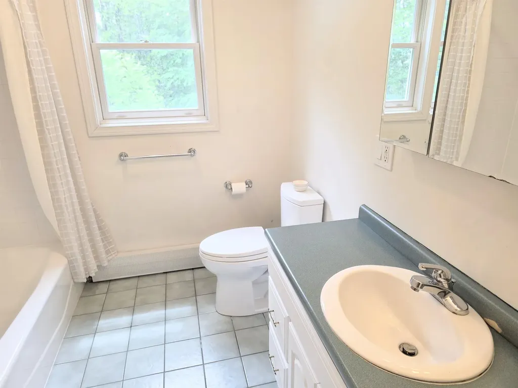 8 Freshet Road Madbury NH 03823