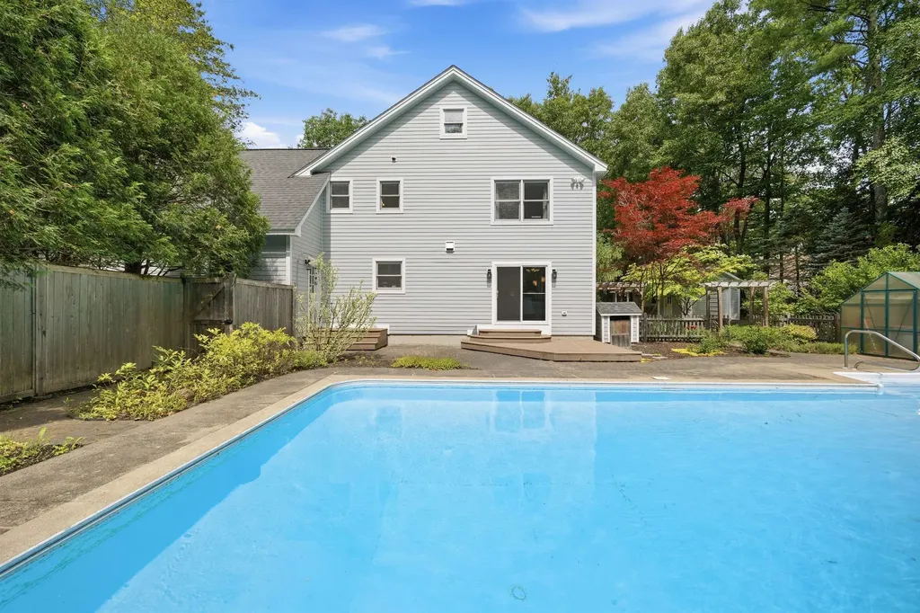 8 Freshet Road Madbury NH 03823