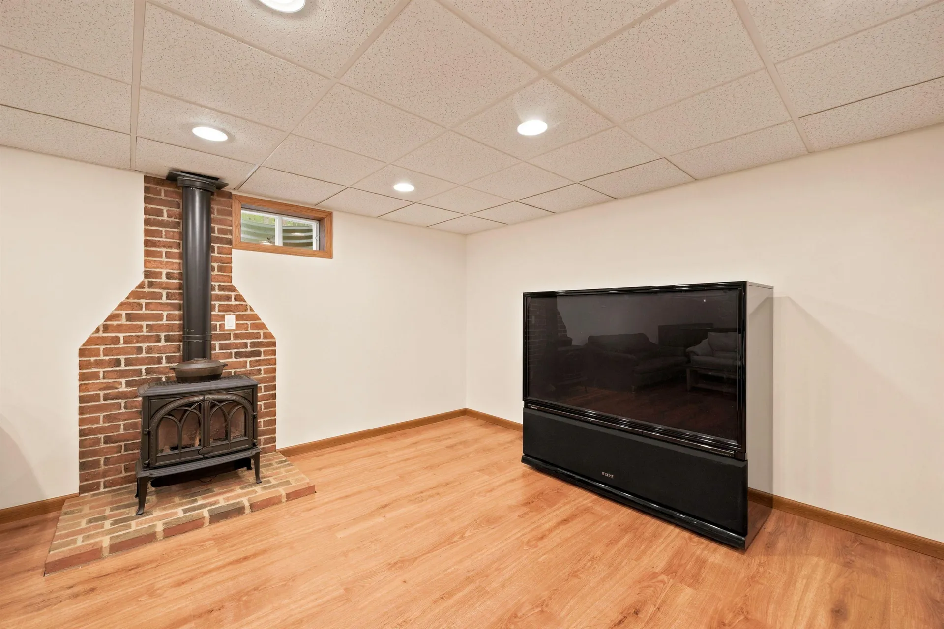 8 Freshet Road Madbury NH 03823