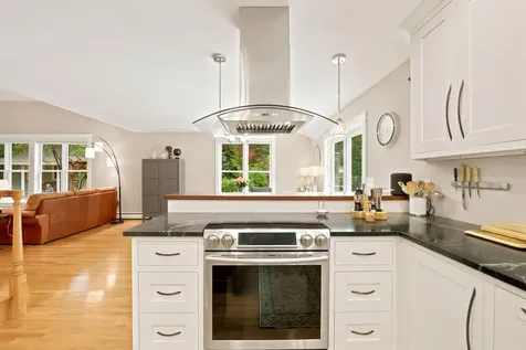 8 Freshet Road Madbury NH 03823