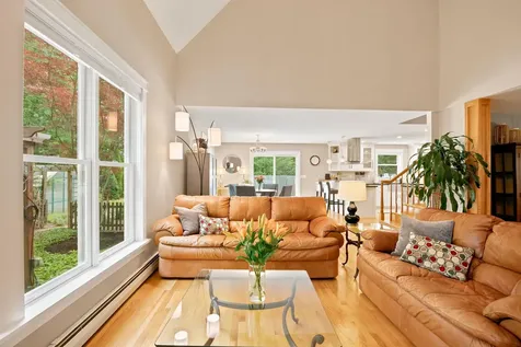 8 Freshet Road Madbury NH 03823