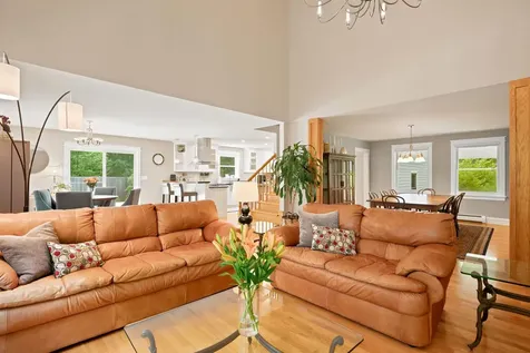 8 Freshet Road Madbury NH 03823