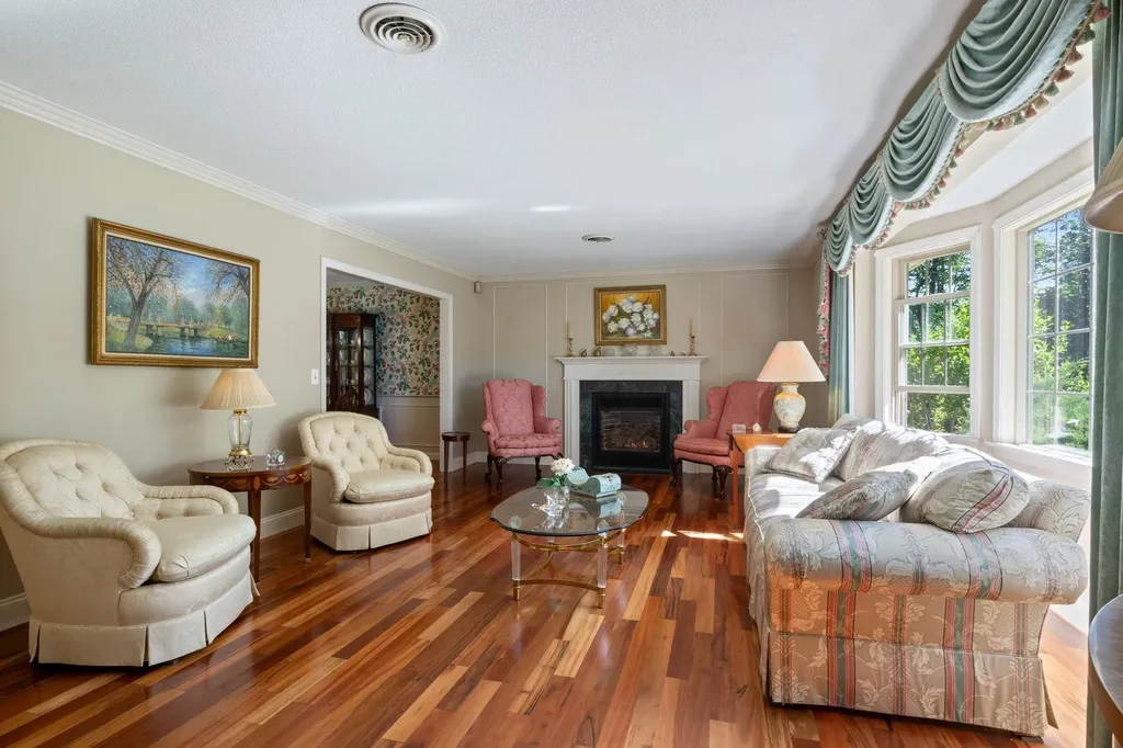 189 Gulf Road Dover NH 03820