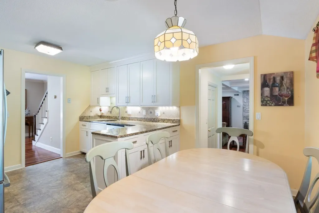 189 Gulf Road Dover NH 03820