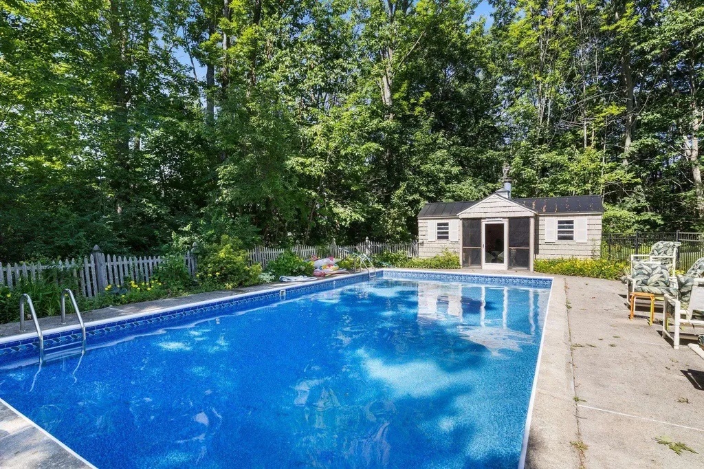 189 Gulf Road Dover NH 03820