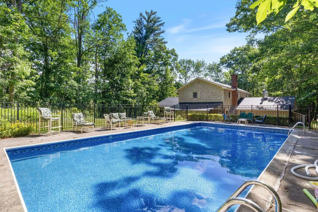 189 Gulf Road Dover NH 03820