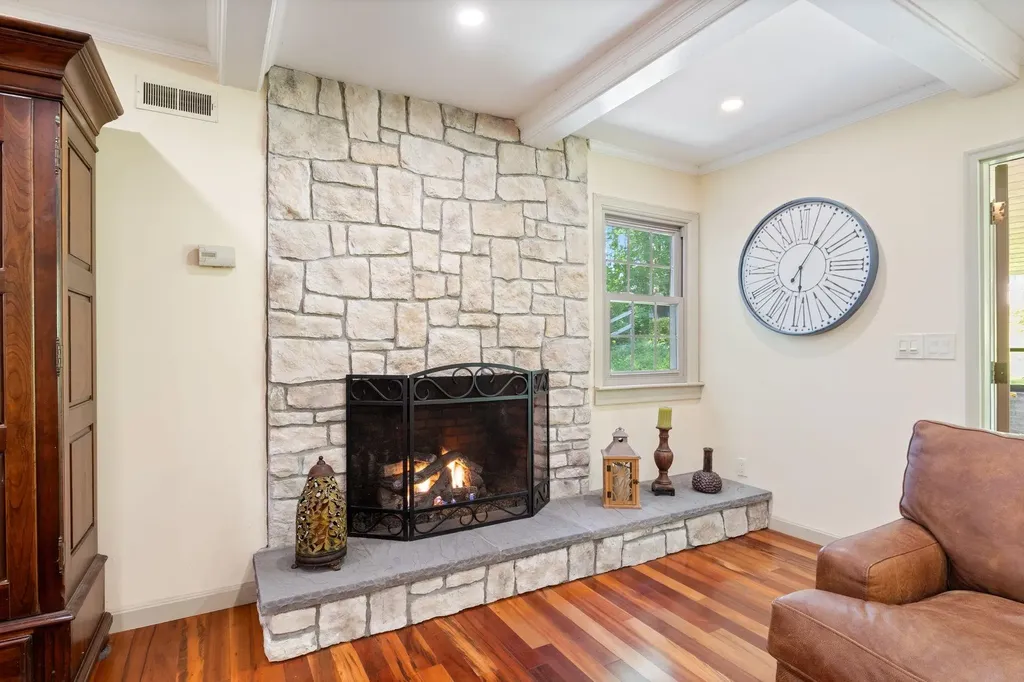 189 Gulf Road Dover NH 03820