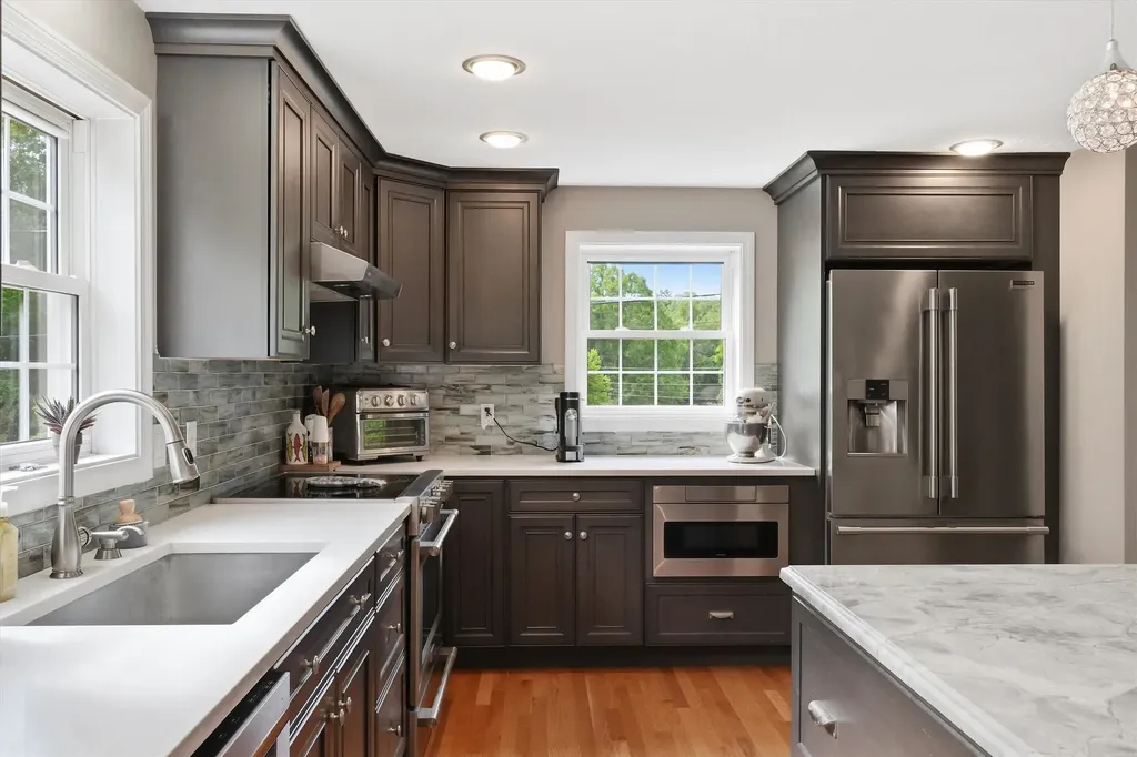 23 Peaslee Crossing Road Newton NH 03858