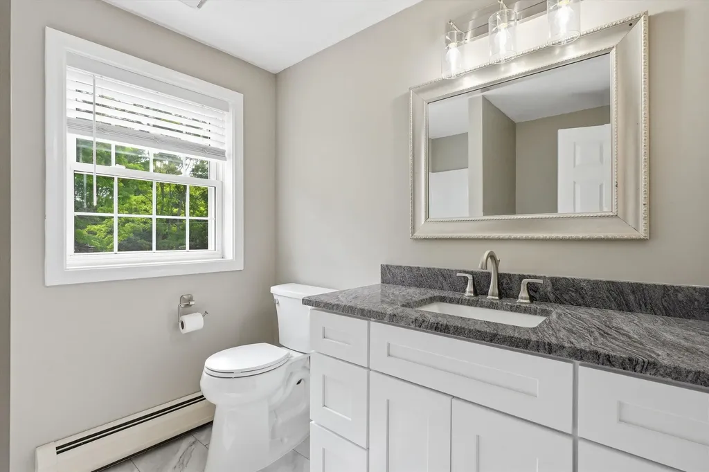 23 Peaslee Crossing Road Newton NH 03858