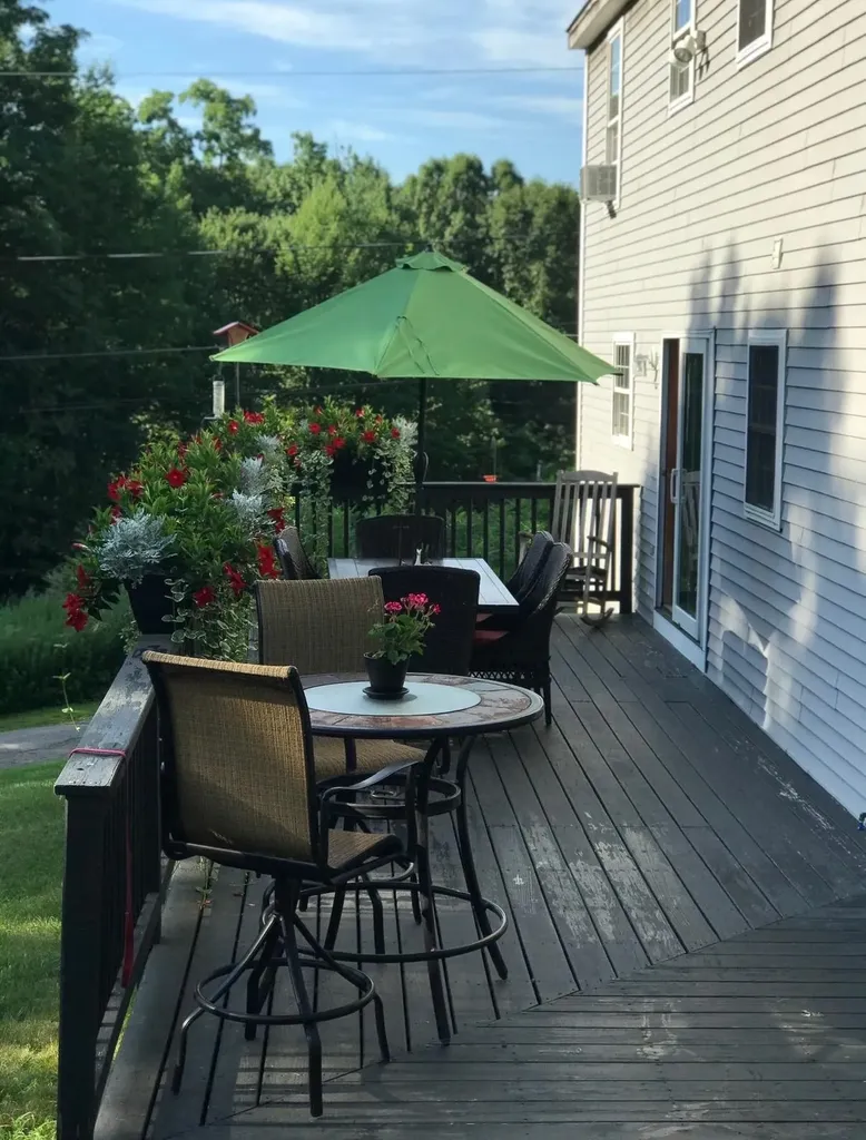 23 Peaslee Crossing Road Newton NH 03858