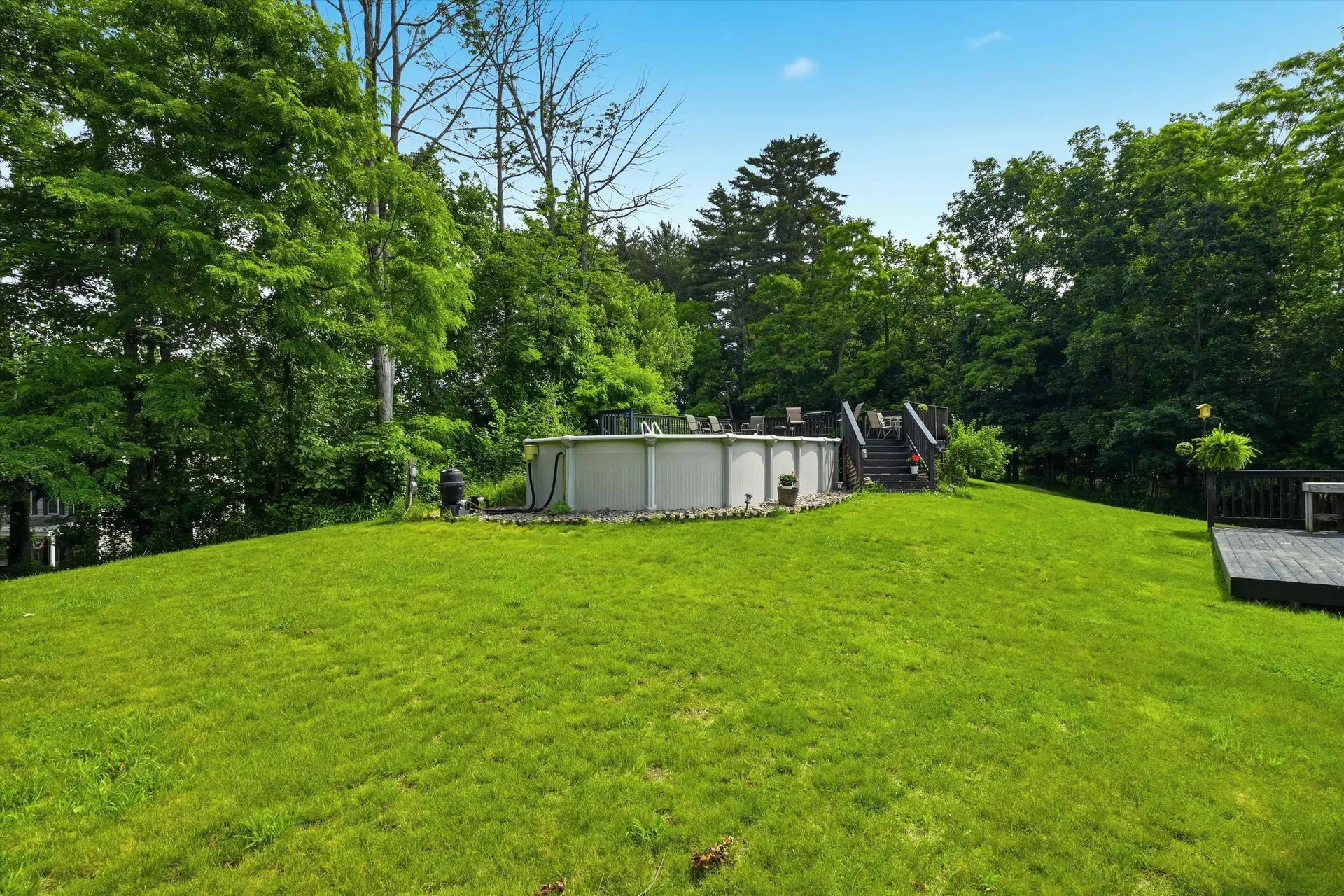 23 Peaslee Crossing Road Newton NH 03858